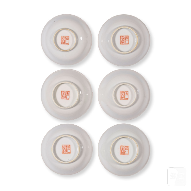 民國 粉彩蝶戀花圖小碟一組六件 「居仁堂製」款 | ENSEMBLE DE SIX COUPELLES EN PORCELAINE DE LA FAMILLE ROSE - 图5